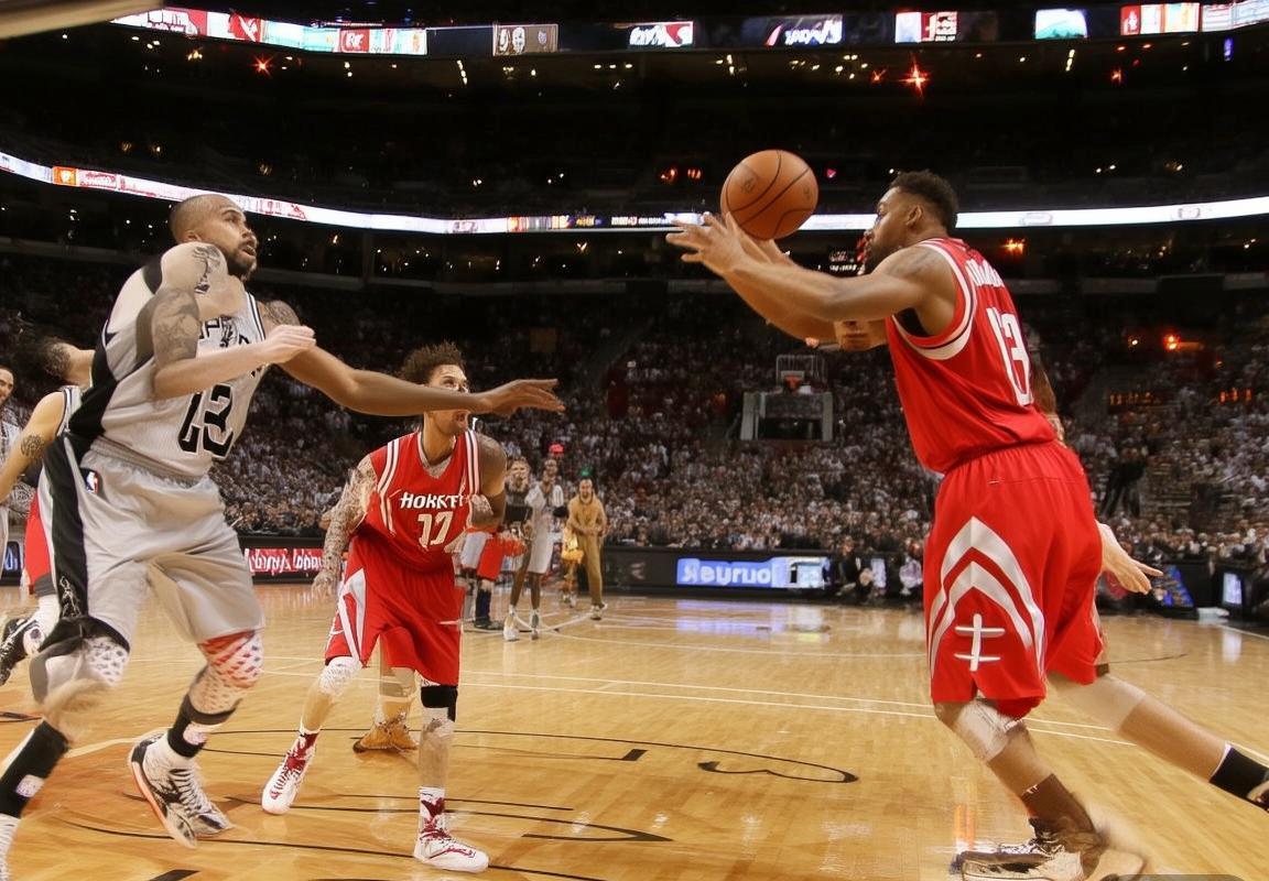 NBA焦点对决：火箭vs马刺激情战解析与精彩瞬间回顾(图1)